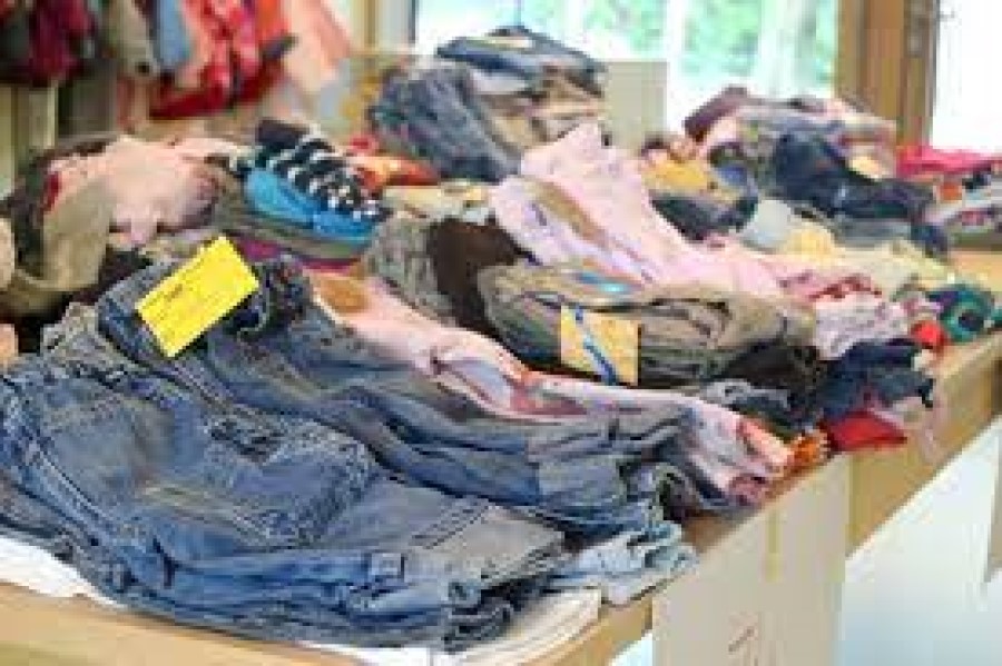La venta de ropa usada se dispara un 20% en siete años en - América Retail