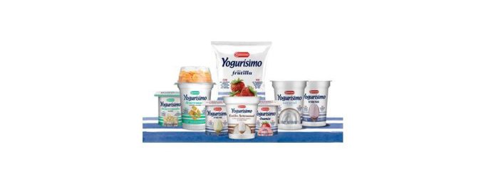 Envases plásticos con publicidad de Yogurisimo