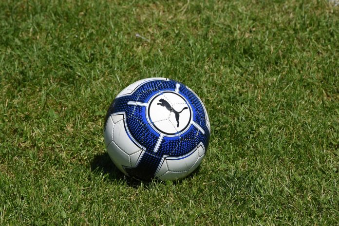Balón de fútbol puma azul y blanco