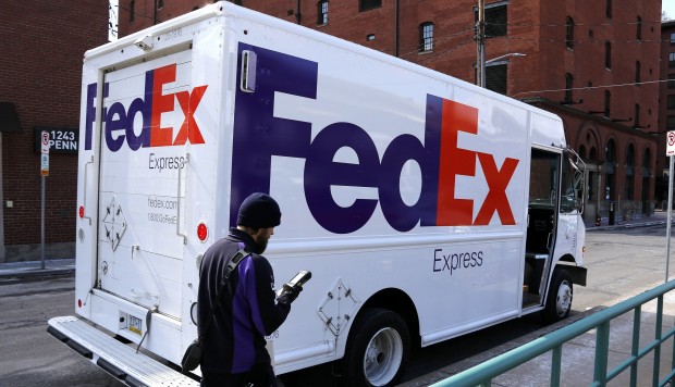 Escasez de mano de obra afecta a FedEx