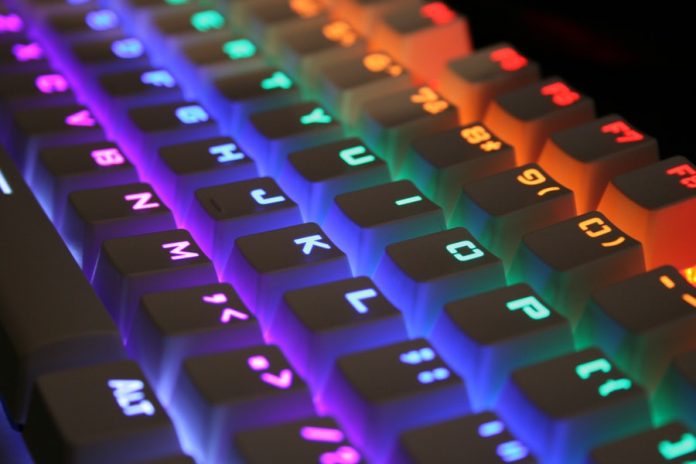 Teclados de computadora de colores