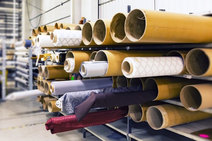 Rollos de tela en tiendas textiles
