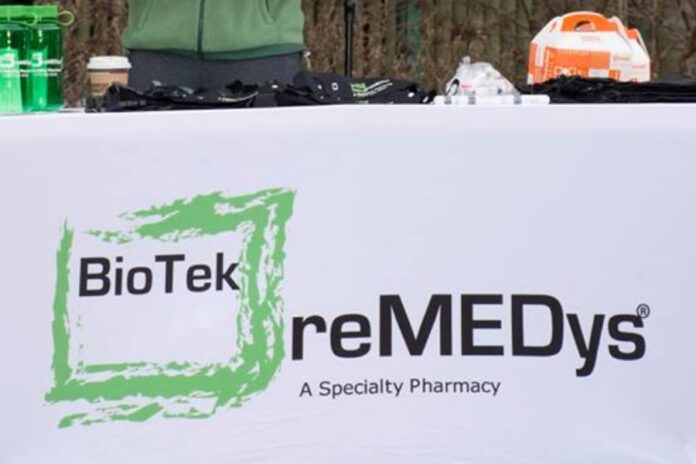 Logo de BioTek reMEDys sobre una superficie blanca