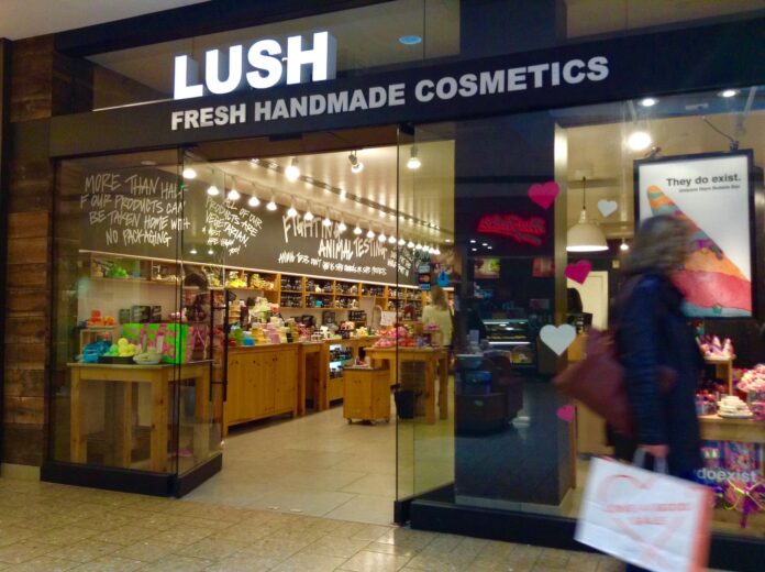 Fachada de una tienda Lush Cosmetics