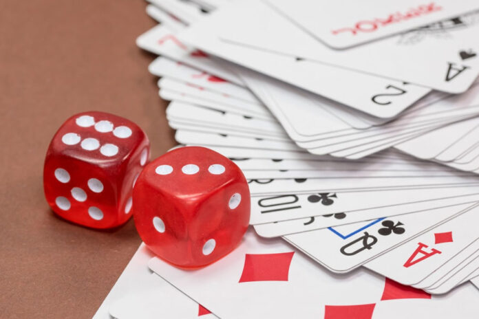 dados cartas poker apuesta casino