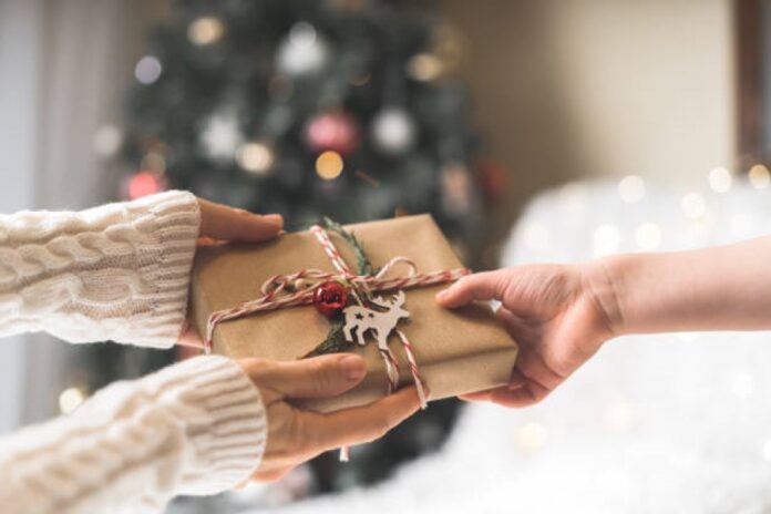 44% comprará menos regalos navidad