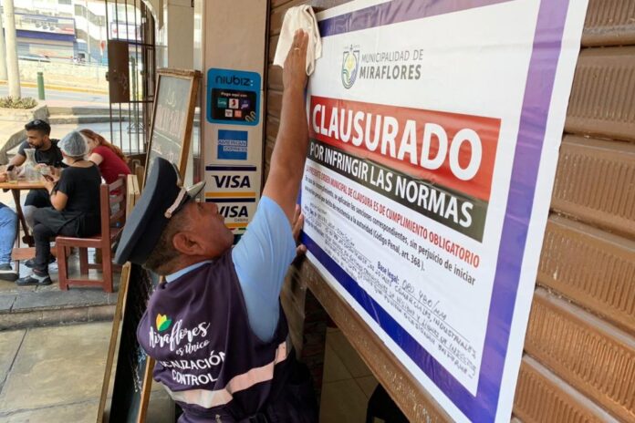 clausurados- Autoridades cierran restaurantes locales en Ecuador