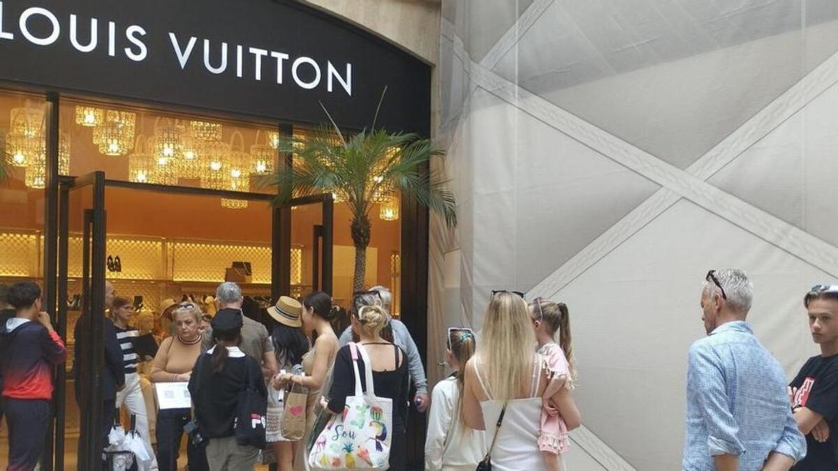 Nuevo paraguas de Louis Vuitton!! Estad atentos!! Se vienen cosas 🤎 #